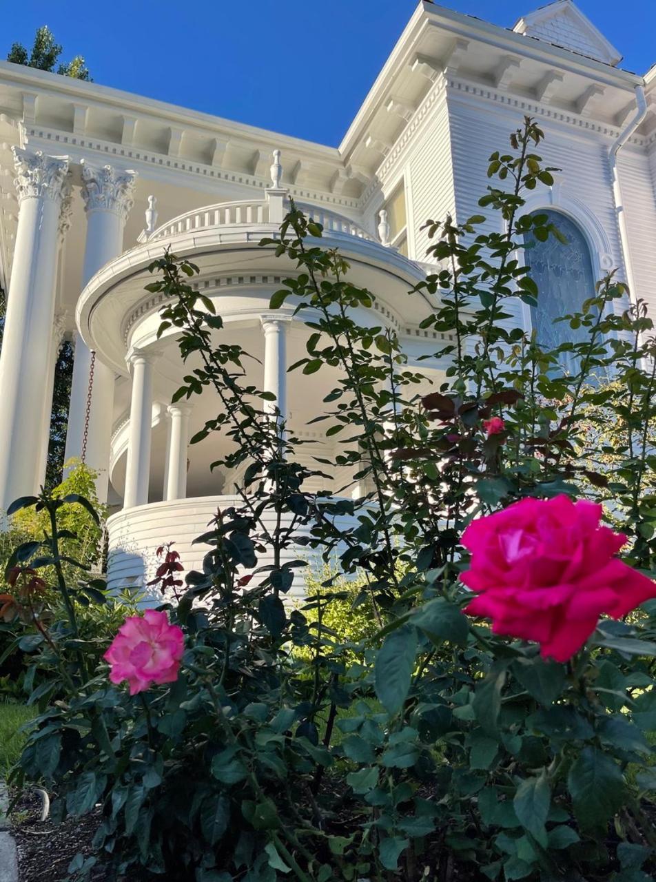 מיסולה The Gibson Mansion Bed And Breakfast מראה חיצוני תמונה