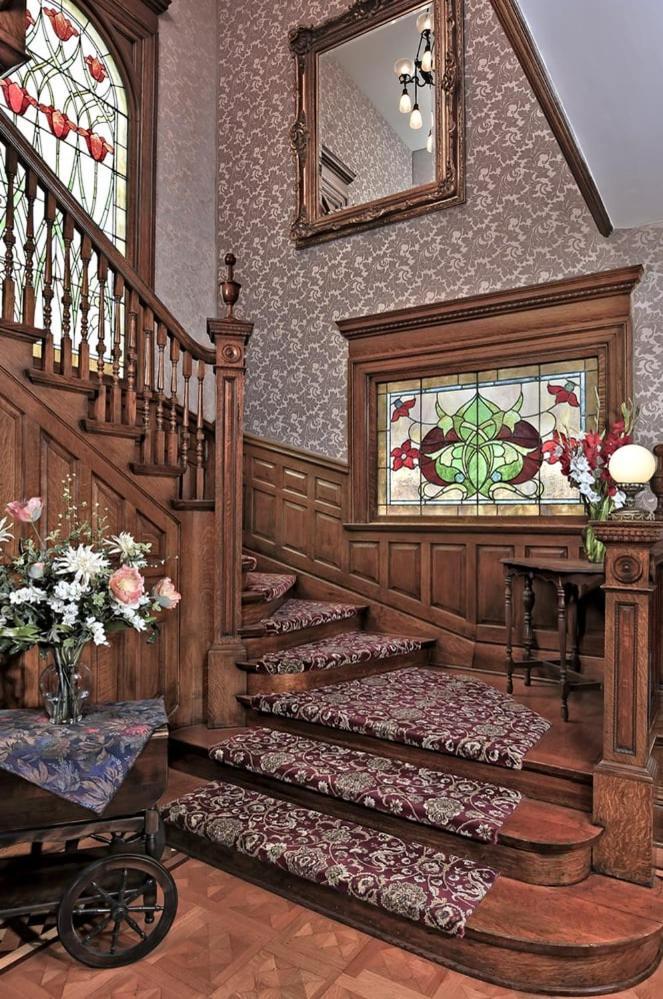 מיסולה The Gibson Mansion Bed And Breakfast מראה חיצוני תמונה