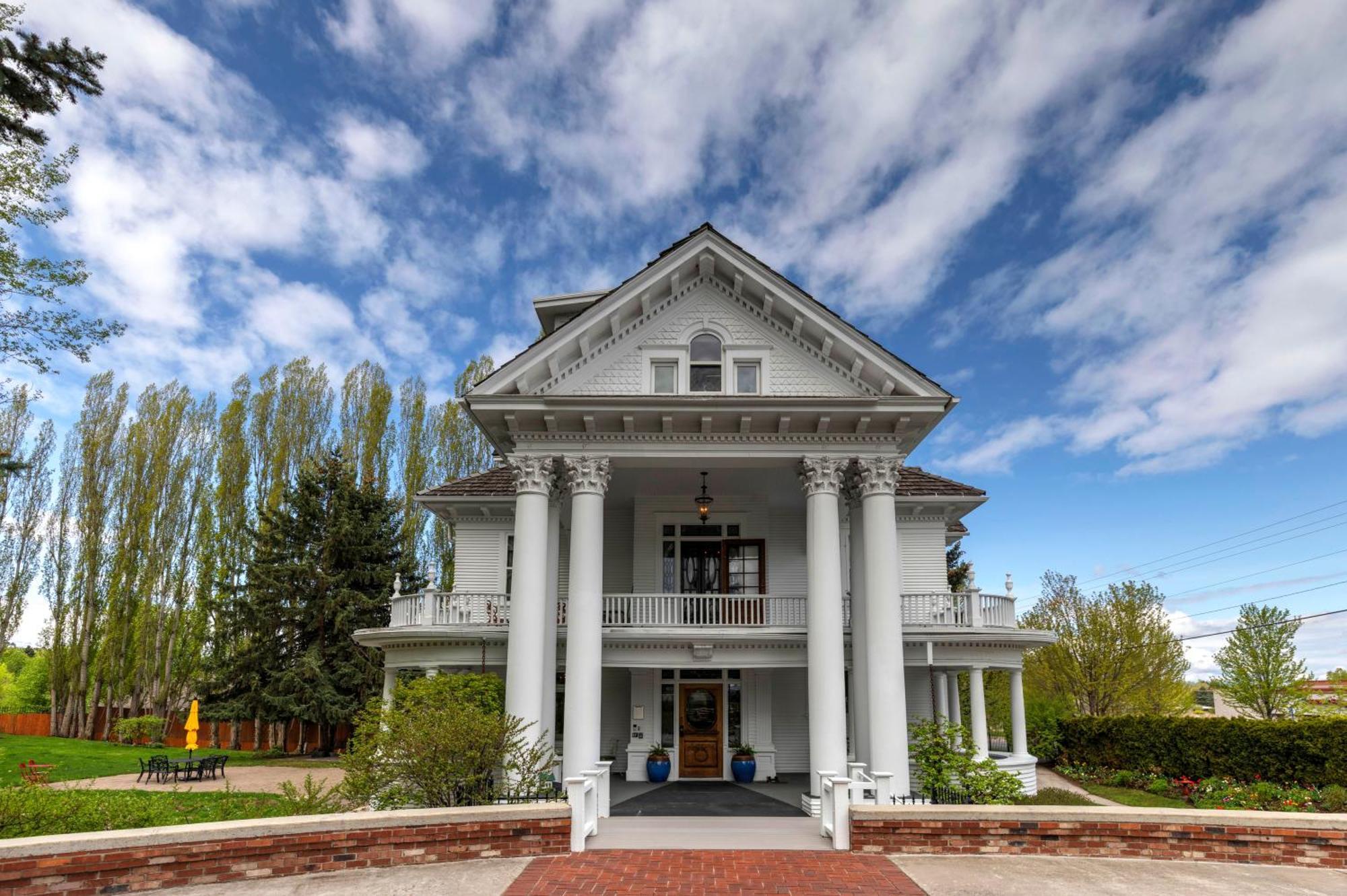 מיסולה The Gibson Mansion Bed And Breakfast מראה חיצוני תמונה