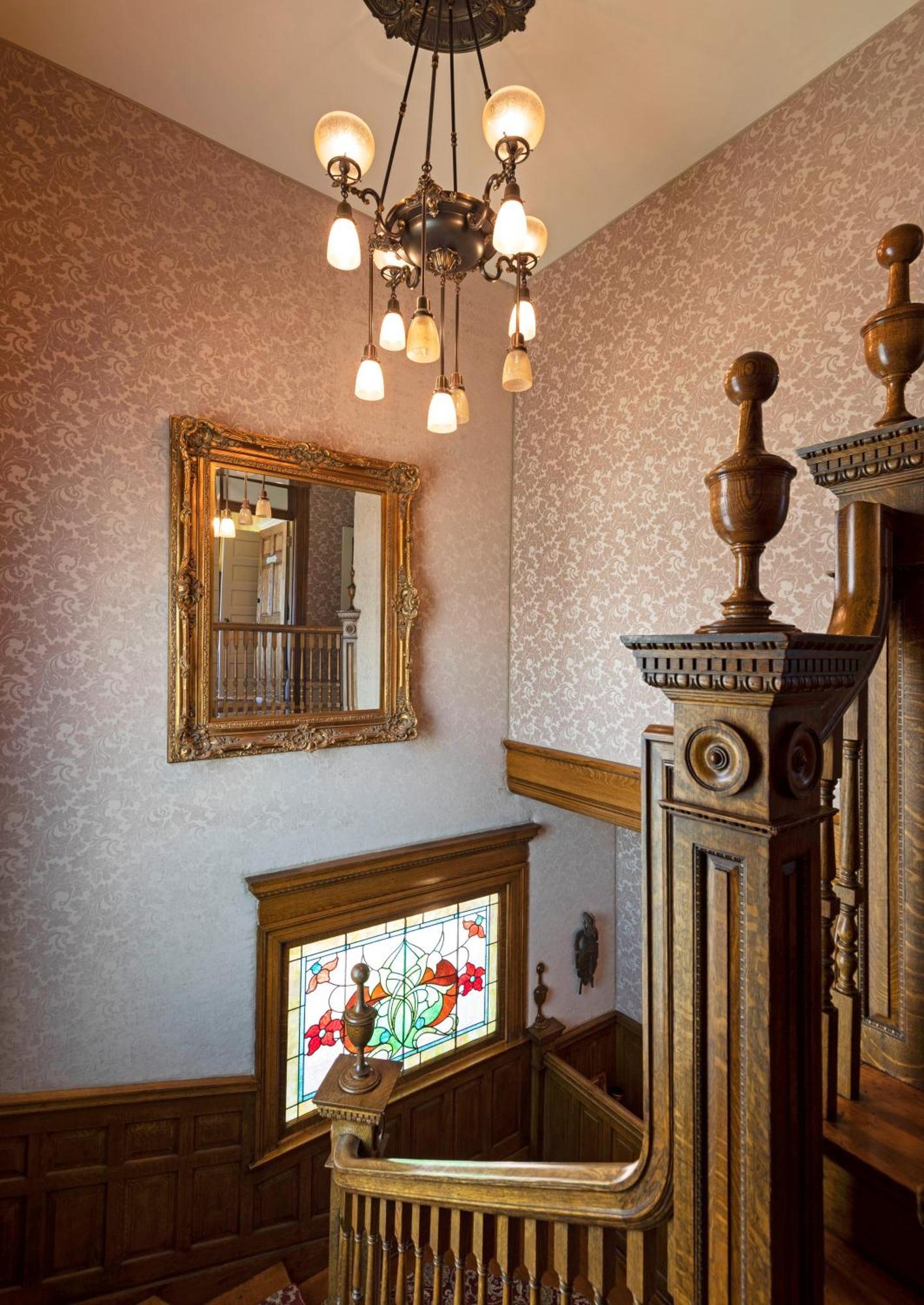 מיסולה The Gibson Mansion Bed And Breakfast מראה חיצוני תמונה