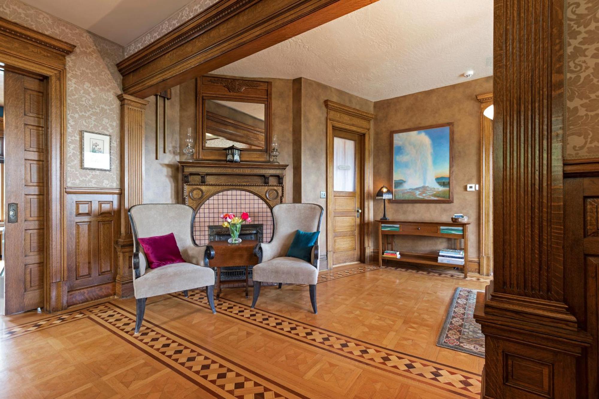 מיסולה The Gibson Mansion Bed And Breakfast מראה חיצוני תמונה