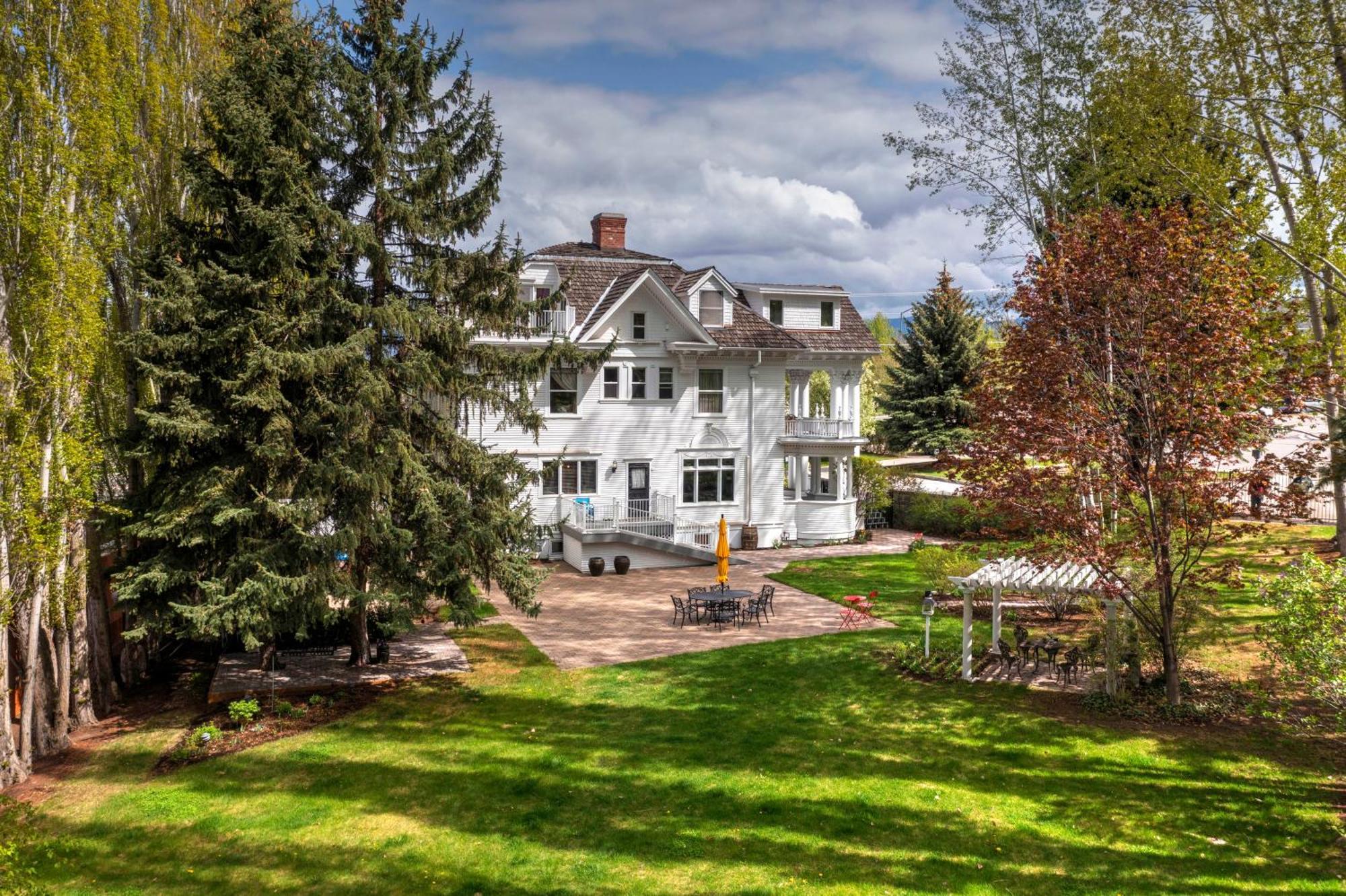 מיסולה The Gibson Mansion Bed And Breakfast מראה חיצוני תמונה