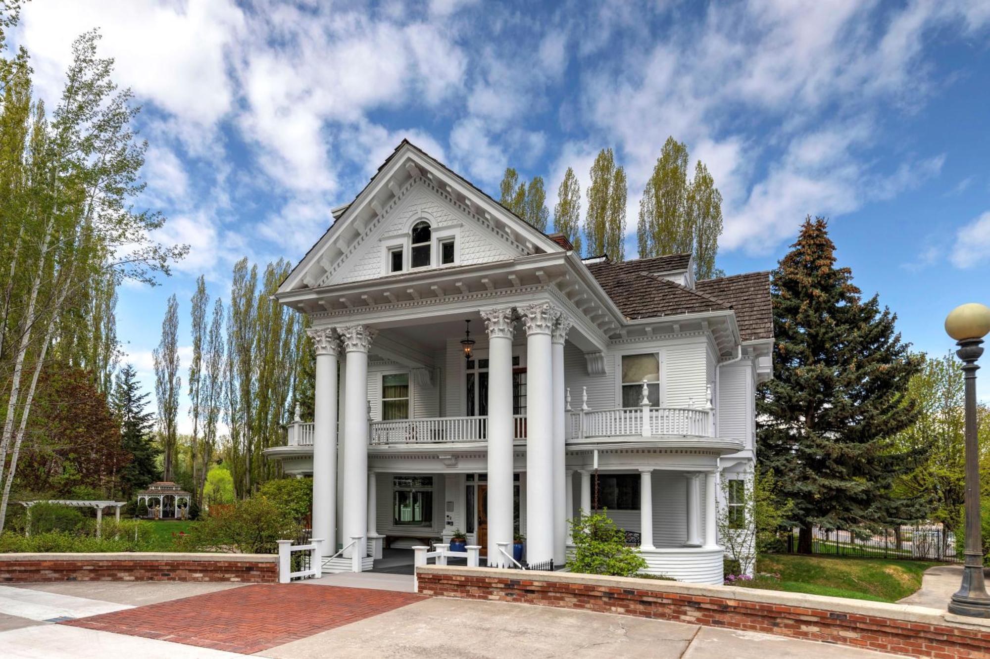 מיסולה The Gibson Mansion Bed And Breakfast מראה חיצוני תמונה