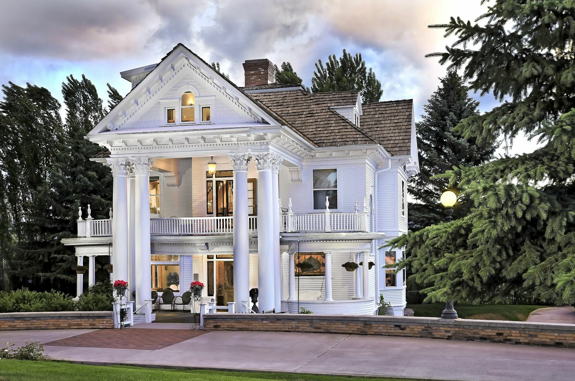 מיסולה The Gibson Mansion Bed And Breakfast מראה חיצוני תמונה